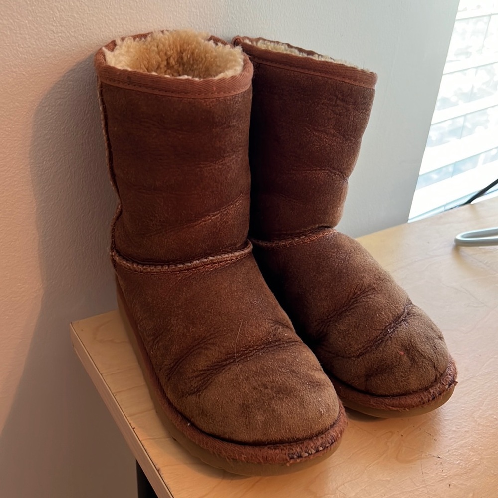 Uggs boots there is some wear and tear but they are sturdy and still adorable